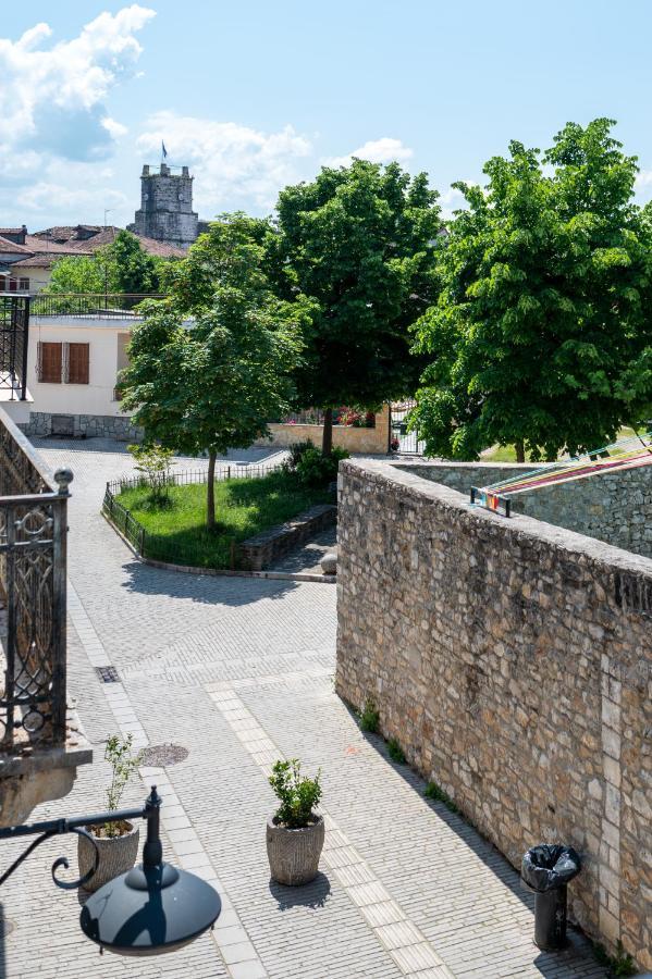 Casa En El Lago -Luxury Apartments In The Historical Center Of Giannina Esterno foto